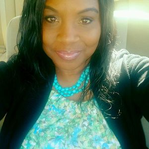 Meet your Posher, Monique